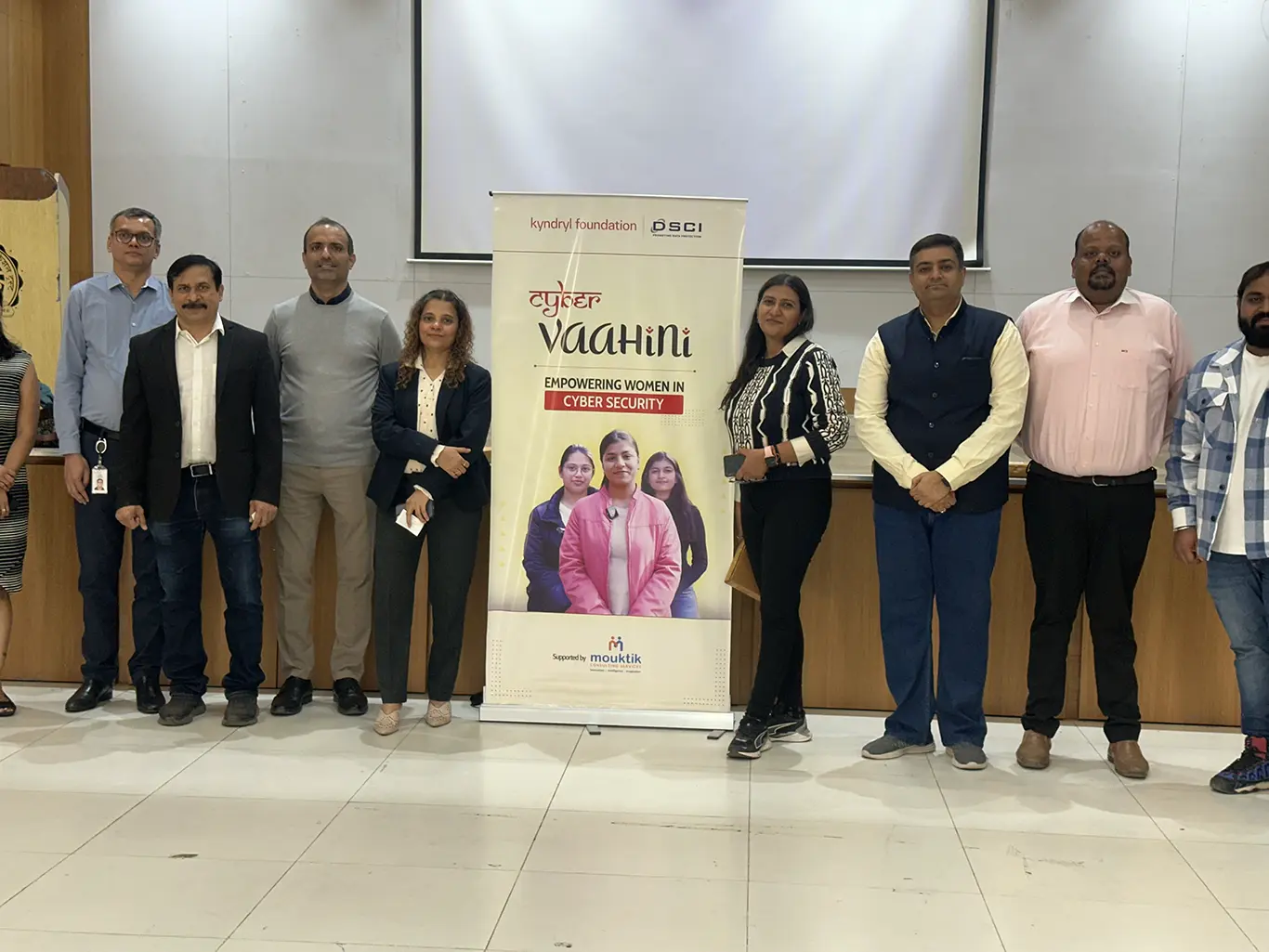 Team Kyndryl interacts with the students from Pune batch